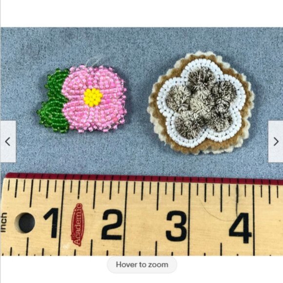 Tufted Moosehair  Beaded Brooches Pair Native IndigenoCanadian First Nations - Picture 3 of 4